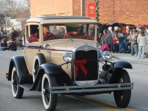 I love the antique cars in these small town parades!